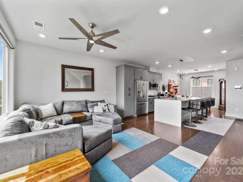 919 Cityscape Drive, Charlotte, NC 28205.  MLS# CAR4263066, YatesRealty ID 19441. 