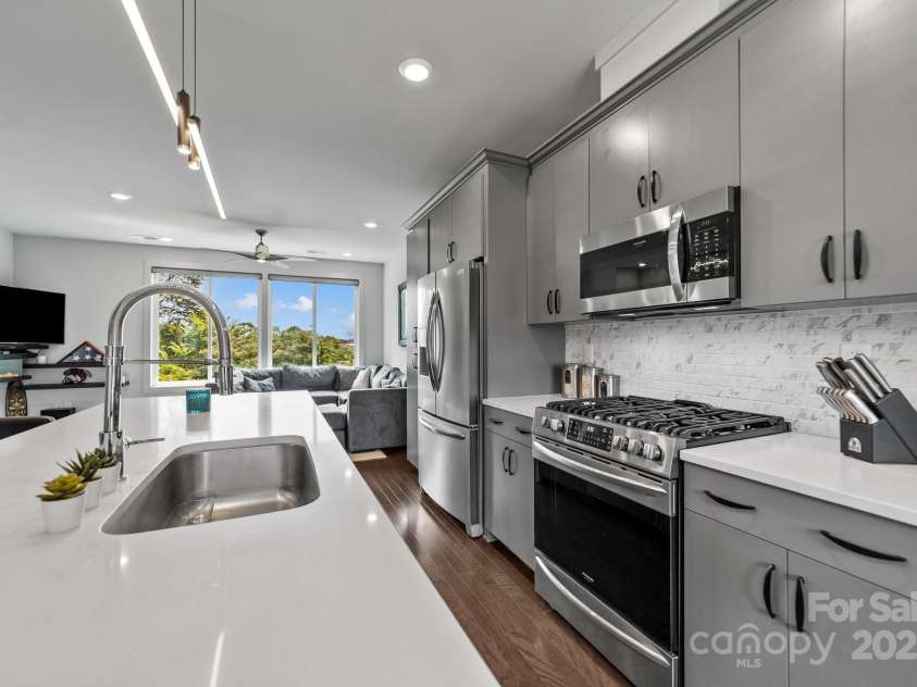 919 Cityscape Drive, Charlotte, NC 28205.  MLS# CAR4263066, YatesRealty ID 19441. 