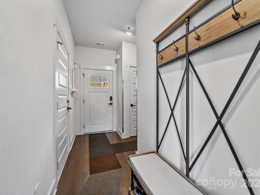 919 Cityscape Drive, Charlotte, NC 28205.  MLS# CAR4263066, YatesRealty ID 19441. 