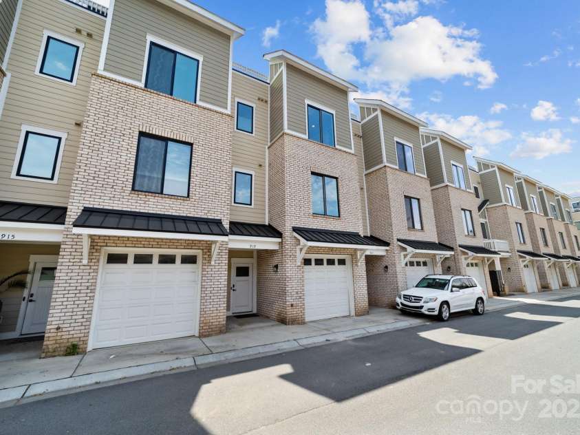 919 Cityscape Drive, Charlotte, NC 28205.  MLS# CAR4263066, YatesRealty ID 19441. 