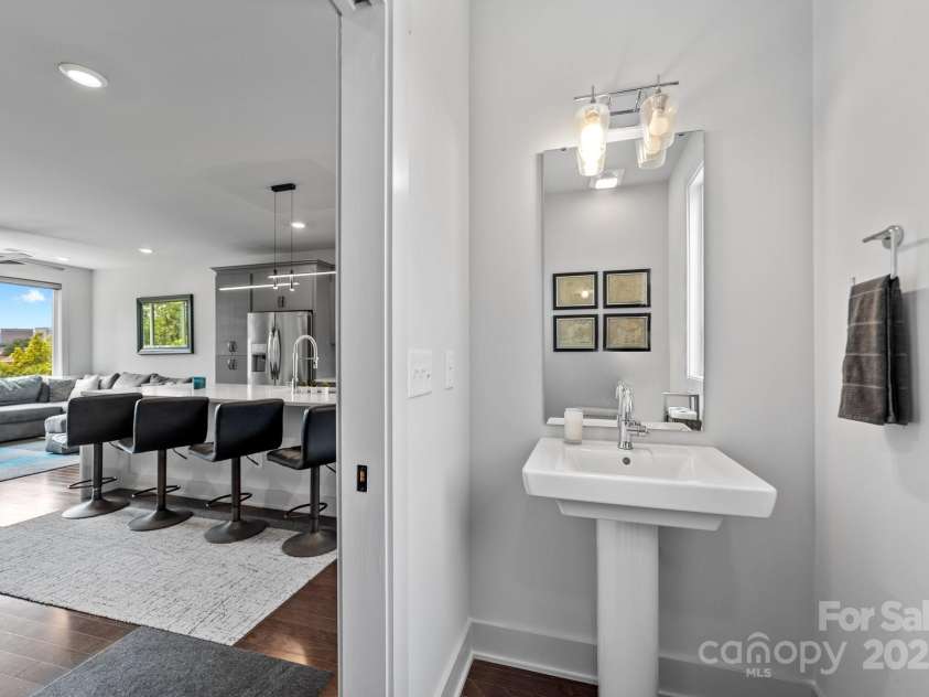919 Cityscape Drive, Charlotte, NC 28205.  MLS# CAR4263066, YatesRealty ID 19441. Powder room on main floor