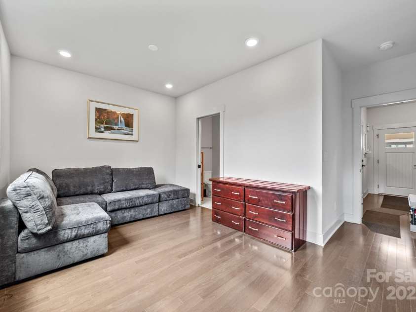 919 Cityscape Drive, Charlotte, NC 28205.  MLS# CAR4263066, YatesRealty ID 19441. Second primary on lower level