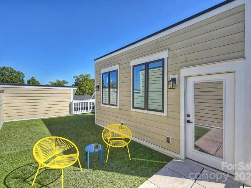 919 Cityscape Drive, Charlotte, NC 28205.  MLS# CAR4313409, YatesRealty ID 19441. A great place to relax!