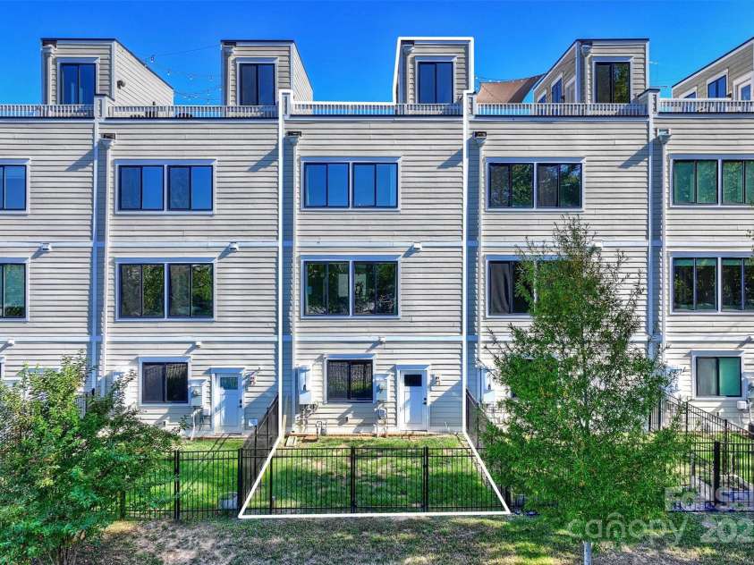 919 Cityscape Drive, Charlotte, NC 28205.  MLS# CAR4313409, YatesRealty ID 19441. Aerial view