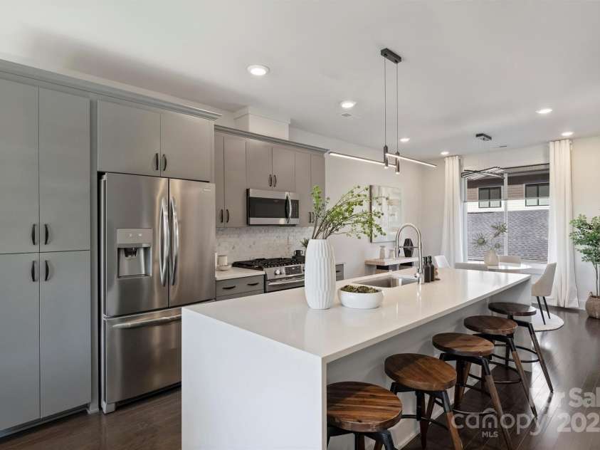 919 Cityscape Drive, Charlotte, NC 28205.  MLS# CAR4313409, YatesRealty ID 19441. Open concept