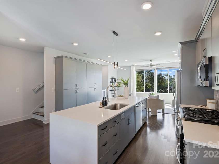 919 Cityscape Drive, Charlotte, NC 28205.  MLS# CAR4313409, YatesRealty ID 19441. Open concept living