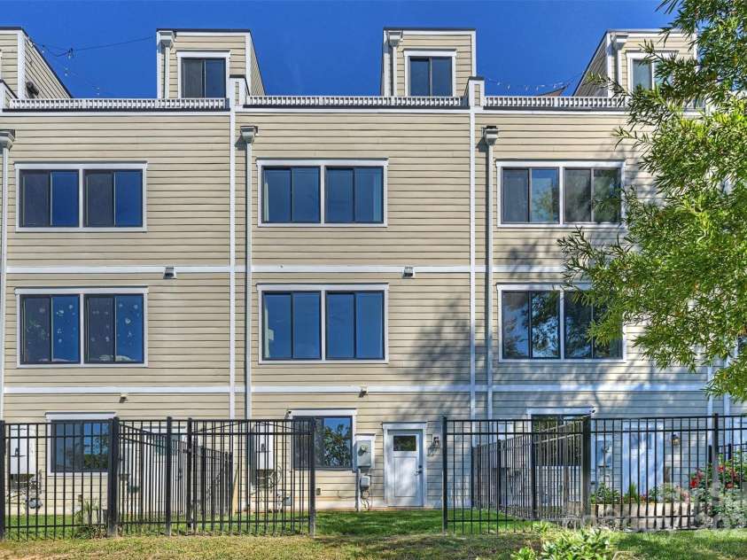 919 Cityscape Drive, Charlotte, NC 28205.  MLS# CAR4313409, YatesRealty ID 19441. Rear view