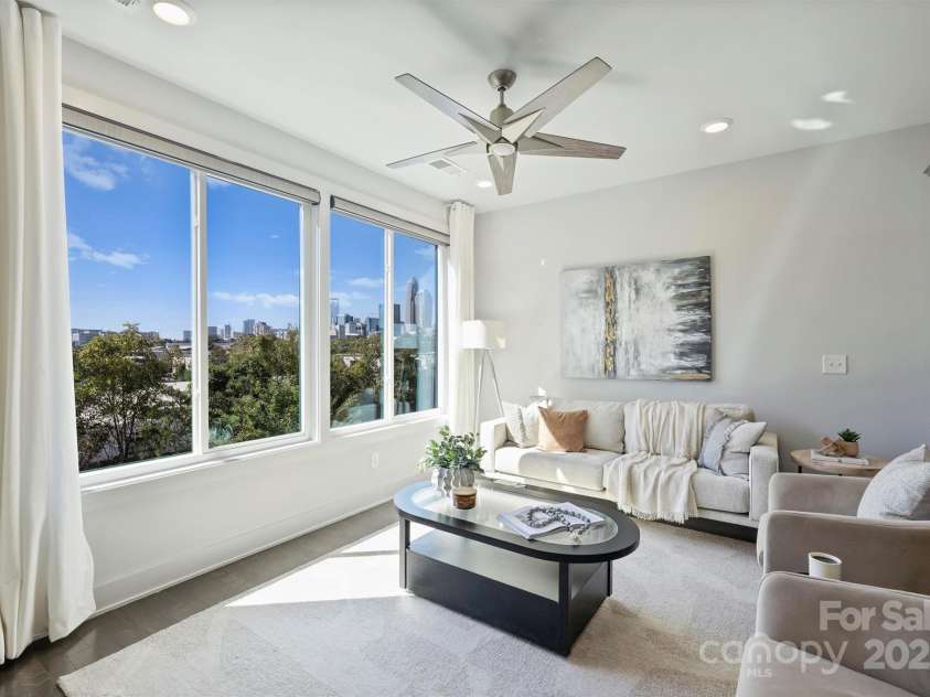 919 Cityscape Drive, Charlotte, NC 28205.  MLS# CAR4313409, YatesRealty ID 19441. Relax and enjoy the view!