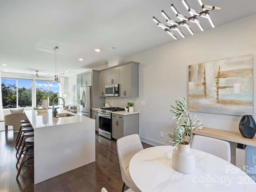 919 Cityscape Drive, Charlotte, NC 28205.  MLS# CAR4313409, YatesRealty ID 19441. Upgraded lighting!