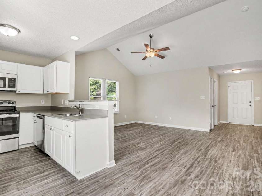 1610 Forest Stream Court, Charlotte, NC 28213.  MLS# CAR4378120, YatesRealty ID 19442. 