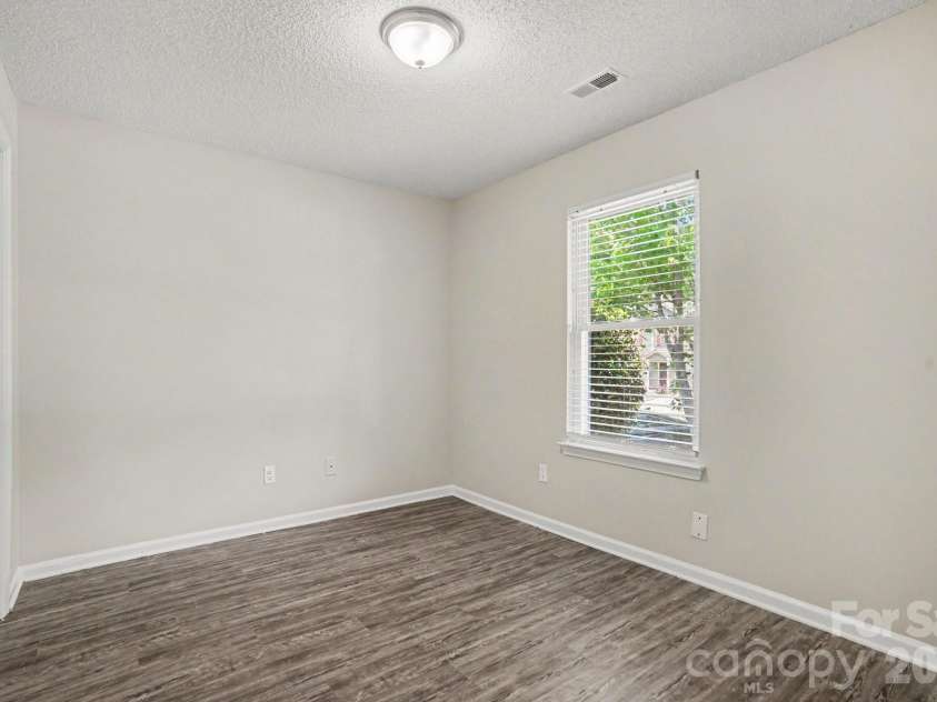 1610 Forest Stream Court, Charlotte, NC 28213.  MLS# CAR4378120, YatesRealty ID 19442. 