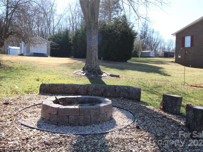 2653 Fairway Acres Circle, Lenoir, NC 28645.  MLS# CAR4264912, YatesRealty ID 19443. 