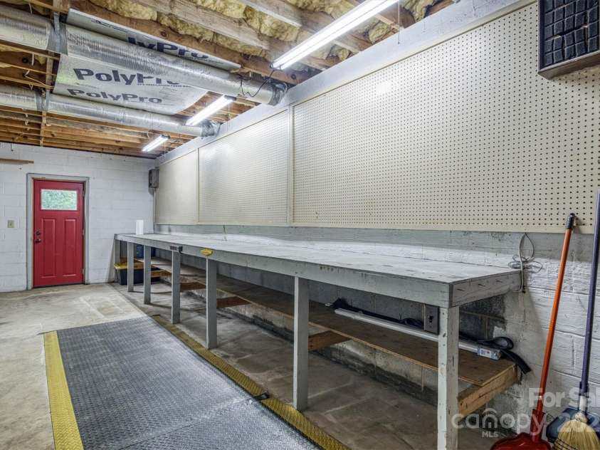 2653 Fairway Acres Circle, Lenoir, NC 28645.  MLS# CAR4264912, YatesRealty ID 19443. 