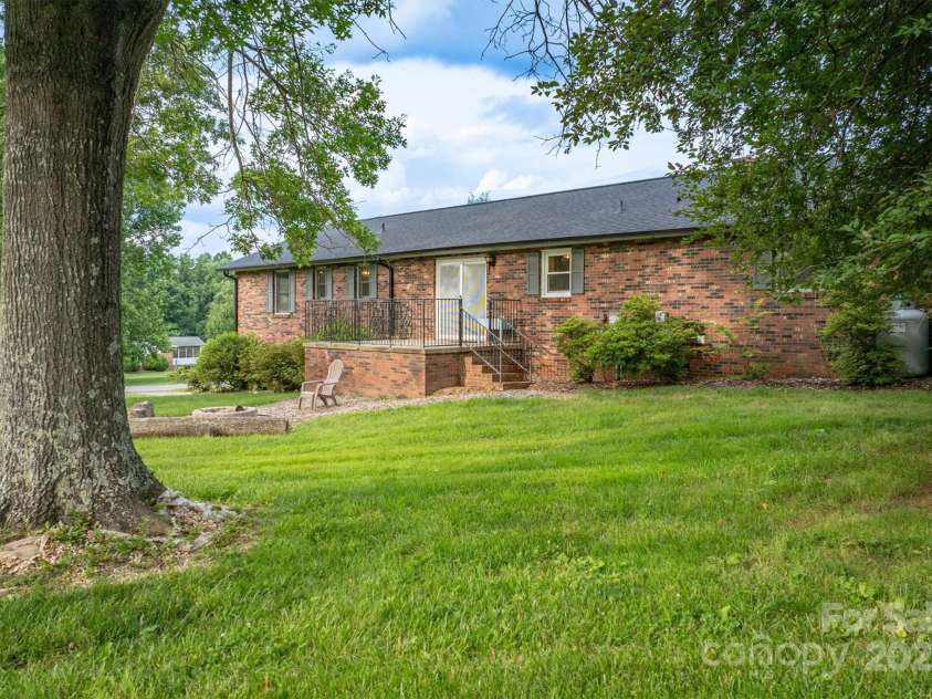 2653 Fairway Acres Circle, Lenoir, NC 28645.  MLS# CAR4264912, YatesRealty ID 19443. 