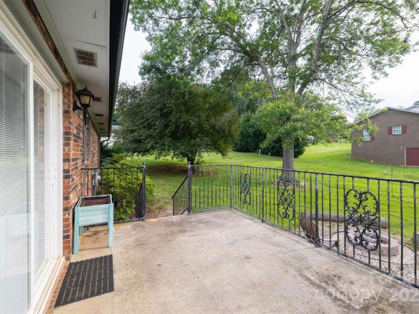 2653 Fairway Acres Circle, Lenoir, NC 28645.  MLS# CAR4264912, YatesRealty ID 19443. 