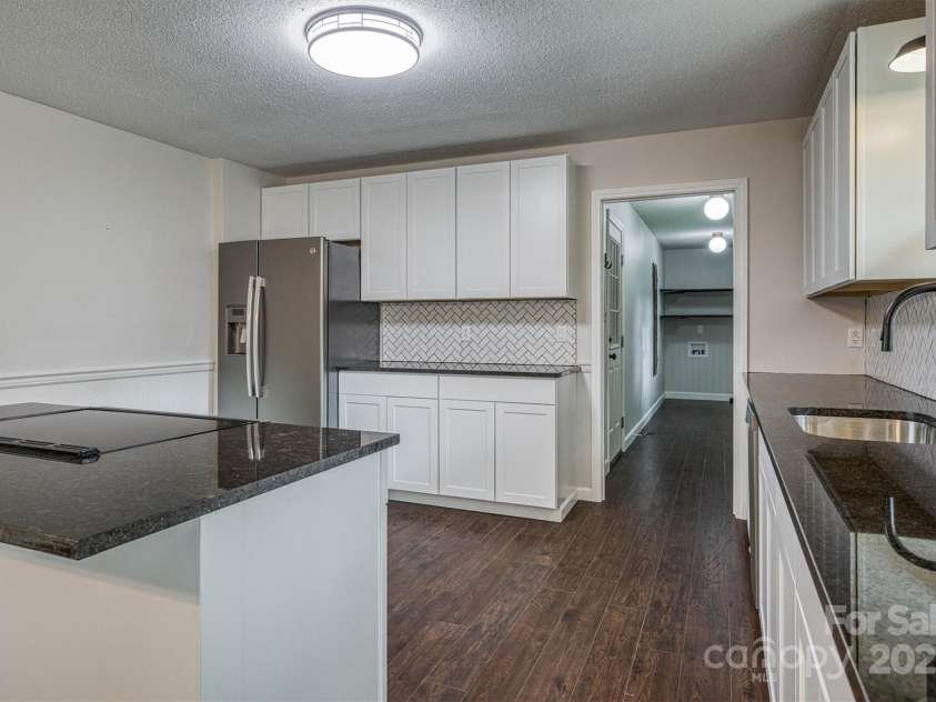 2653 Fairway Acres Circle, Lenoir, NC 28645.  MLS# CAR4264912, YatesRealty ID 19443. 