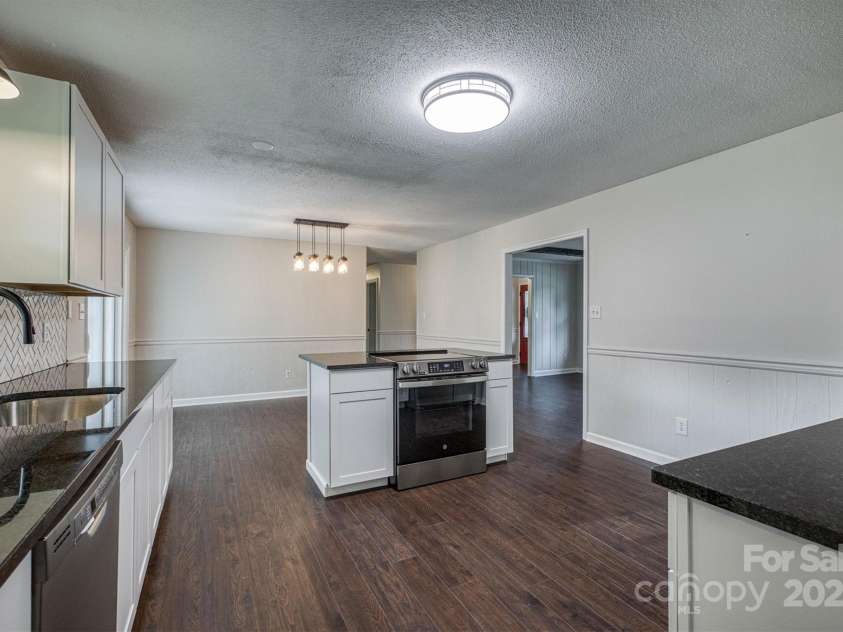 2653 Fairway Acres Circle, Lenoir, NC 28645.  MLS# CAR4264912, YatesRealty ID 19443. 