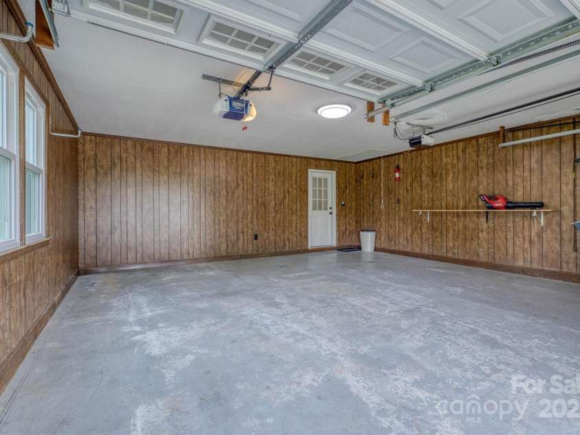 2653 Fairway Acres Circle, Lenoir, NC 28645.  MLS# CAR4264912, YatesRealty ID 19443. 