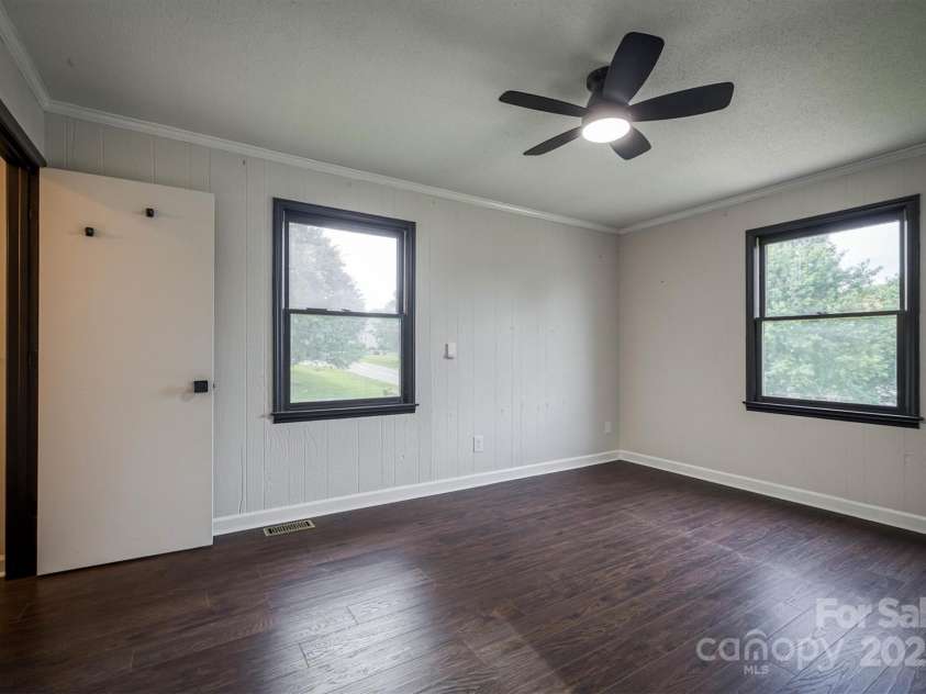 2653 Fairway Acres Circle, Lenoir, NC 28645.  MLS# CAR4264912, YatesRealty ID 19443. 