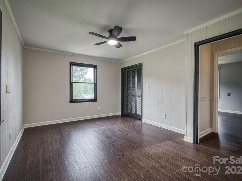 2653 Fairway Acres Circle, Lenoir, NC 28645.  MLS# CAR4264912, YatesRealty ID 19443. 