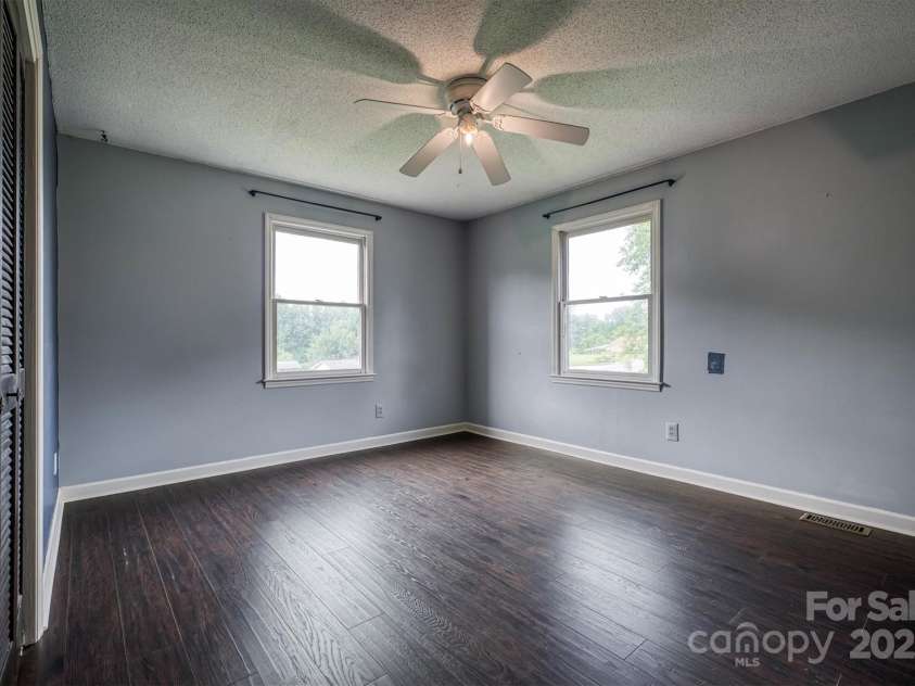 2653 Fairway Acres Circle, Lenoir, NC 28645.  MLS# CAR4264912, YatesRealty ID 19443. 