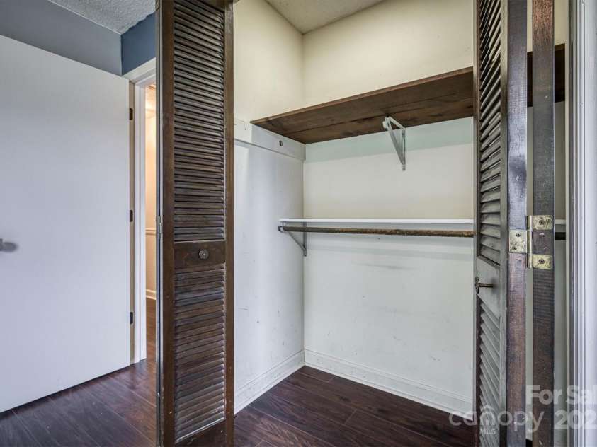 2653 Fairway Acres Circle, Lenoir, NC 28645.  MLS# CAR4264912, YatesRealty ID 19443. 