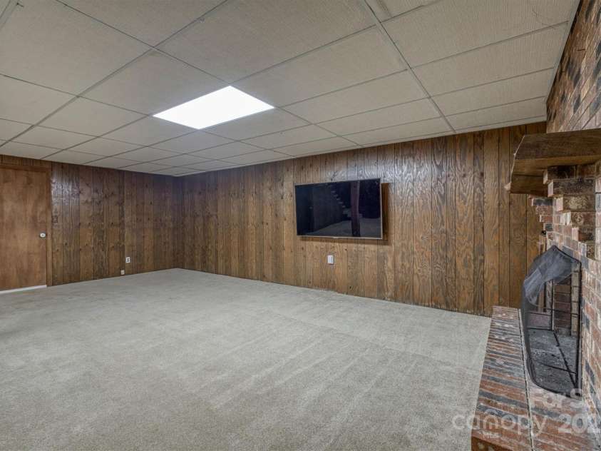 2653 Fairway Acres Circle, Lenoir, NC 28645.  MLS# CAR4264912, YatesRealty ID 19443. 