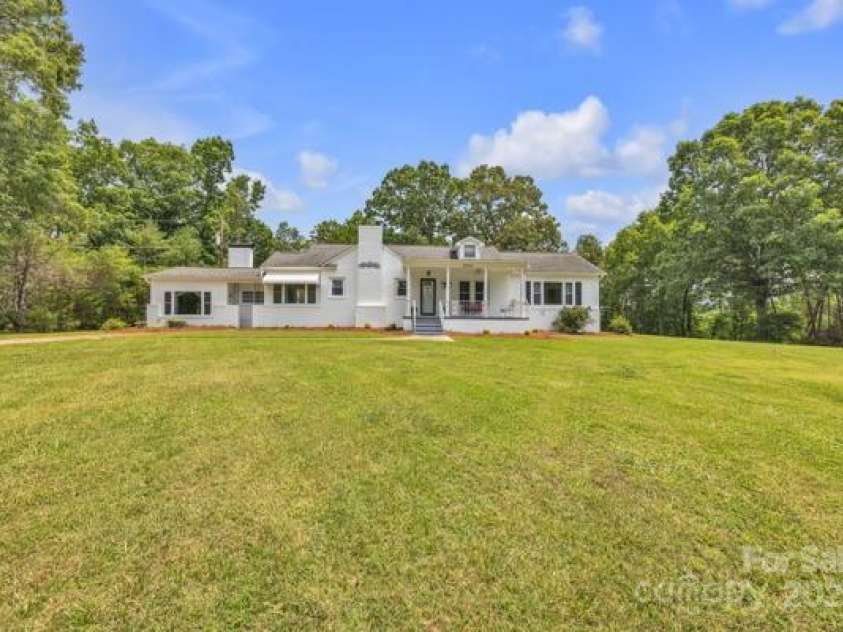 3804 Lippard Lane, Valdese, NC 28690.  MLS# CAR4266483, YatesRealty ID 19444. 