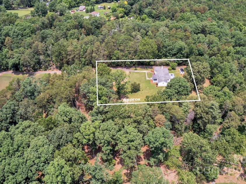 3804 Lippard Lane, Valdese, NC 28690.  MLS# CAR4266483, YatesRealty ID 19444. 