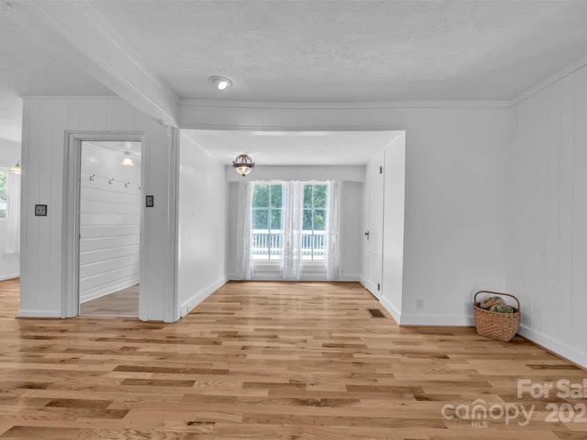 3804 Lippard Lane, Valdese, NC 28690.  MLS# CAR4266483, YatesRealty ID 19444. Den/Dining area