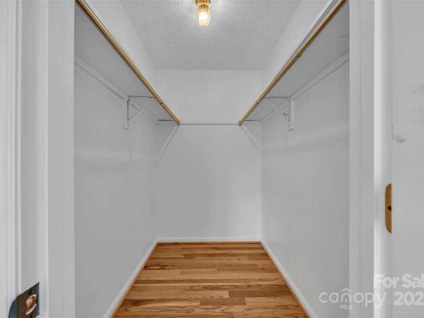 3804 Lippard Lane, Valdese, NC 28690.  MLS# CAR4266483, YatesRealty ID 19444. Primary walk-in closet
