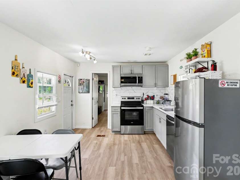 9937 Harwood Lane, Charlotte, NC 28214.  MLS# CAR4378200, YatesRealty ID 19445. Eat-in Kitchen Area