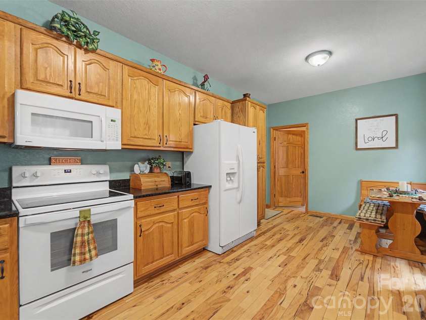 1960 Atoah Road, Robbinsville, NC 28771.  MLS# CAR4379069, YatesRealty ID 19446. 