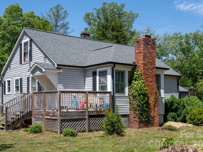 828 Jamestown Road, Morganton, NC 28655.  MLS# CAR4378890, YatesRealty ID 19447. 