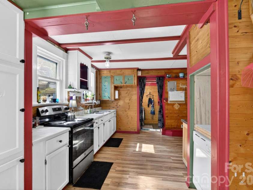 828 Jamestown Road, Morganton, NC 28655.  MLS# CAR4378890, YatesRealty ID 19447. 