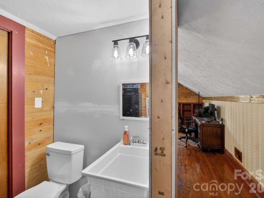 828 Jamestown Road, Morganton, NC 28655.  MLS# CAR4378890, YatesRealty ID 19447. 