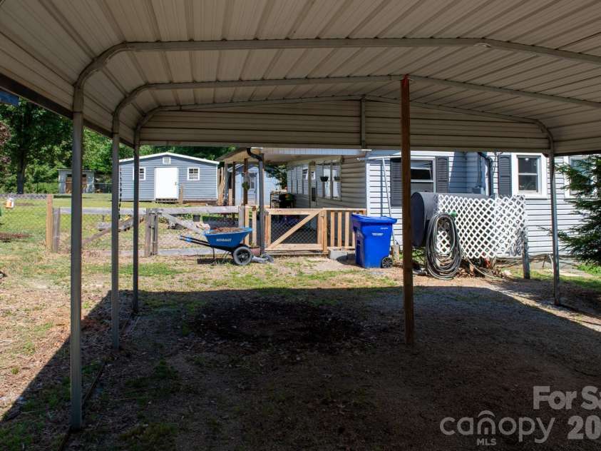 828 Jamestown Road, Morganton, NC 28655.  MLS# CAR4378890, YatesRealty ID 19447. 