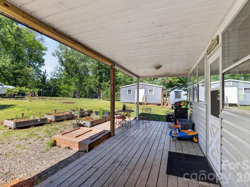 828 Jamestown Road, Morganton, NC 28655.  MLS# CAR4378890, YatesRealty ID 19447. 
