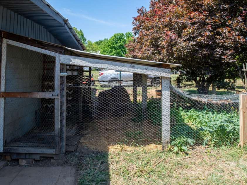 828 Jamestown Road, Morganton, NC 28655.  MLS# CAR4378890, YatesRealty ID 19447. 