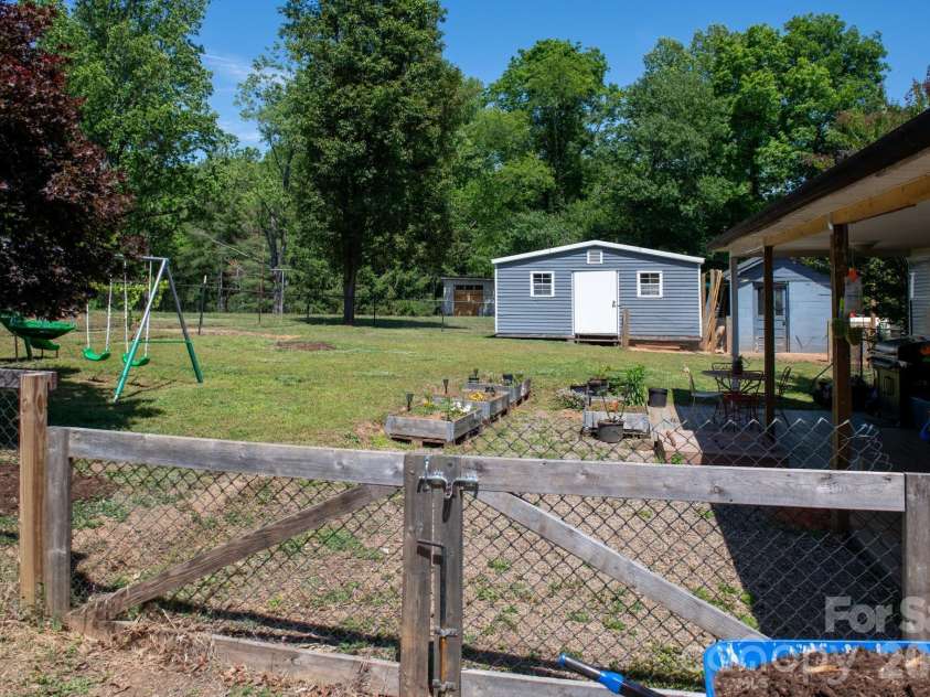 828 Jamestown Road, Morganton, NC 28655.  MLS# CAR4378890, YatesRealty ID 19447. 