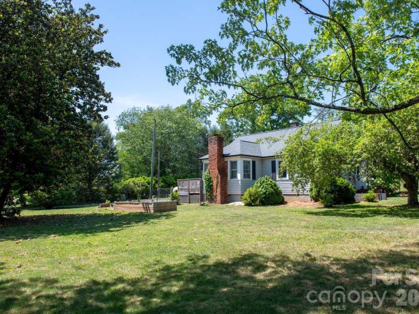828 Jamestown Road, Morganton, NC 28655.  MLS# CAR4378890, YatesRealty ID 19447. 