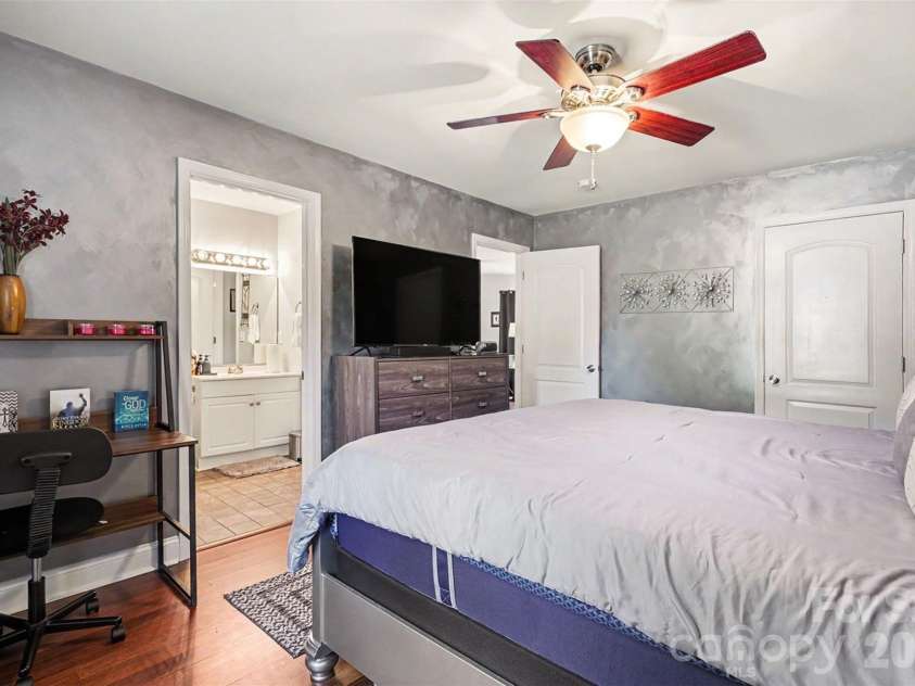 1001 Rainbow Drive, Kannapolis, NC 28081.  MLS# CAR4378923, YatesRealty ID 19449. 