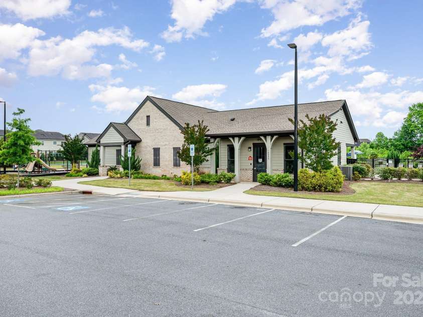 16200 Winfield Hall Drive, Charlotte, NC 28273.  MLS# CAR4237353, YatesRealty ID 19449. Community Center