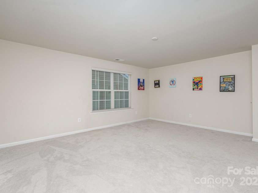 16200 Winfield Hall Drive, Charlotte, NC 28273.  MLS# CAR4237353, YatesRealty ID 19449. Third Level 2nd Loft Area