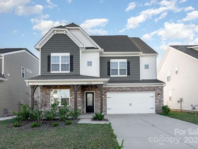 16200 Winfield Hall Drive, Charlotte, NC 28273.  MLS# CAR4313979, YatesRealty ID 19449. 