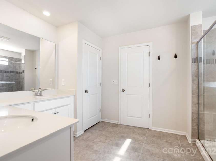 16200 Winfield Hall Drive, Charlotte, NC 28273.  MLS# CAR4313979, YatesRealty ID 19449. 