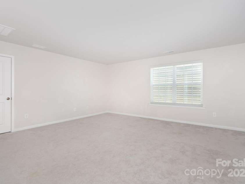 16200 Winfield Hall Drive, Charlotte, NC 28273.  MLS# CAR4313979, YatesRealty ID 19449. 