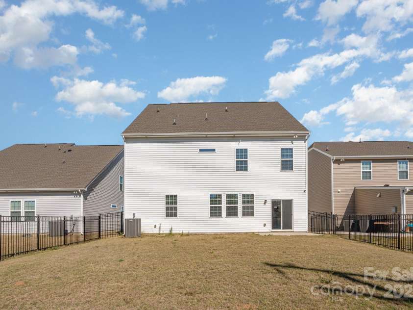 16200 Winfield Hall Drive, Charlotte, NC 28273.  MLS# CAR4313979, YatesRealty ID 19449. 