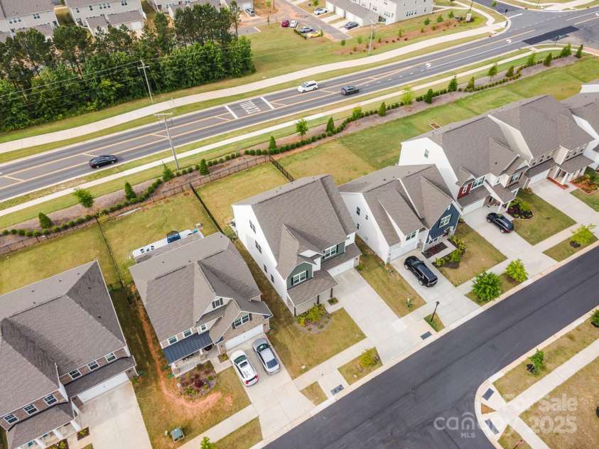 16200 Winfield Hall Drive, Charlotte, NC 28273.  MLS# CAR4313979, YatesRealty ID 19449. 