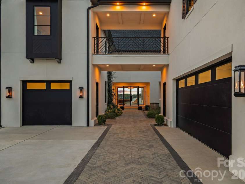 17811 Largo Place, Cornelius, NC 28031.  MLS# CAR4305488, YatesRealty ID 1945. 